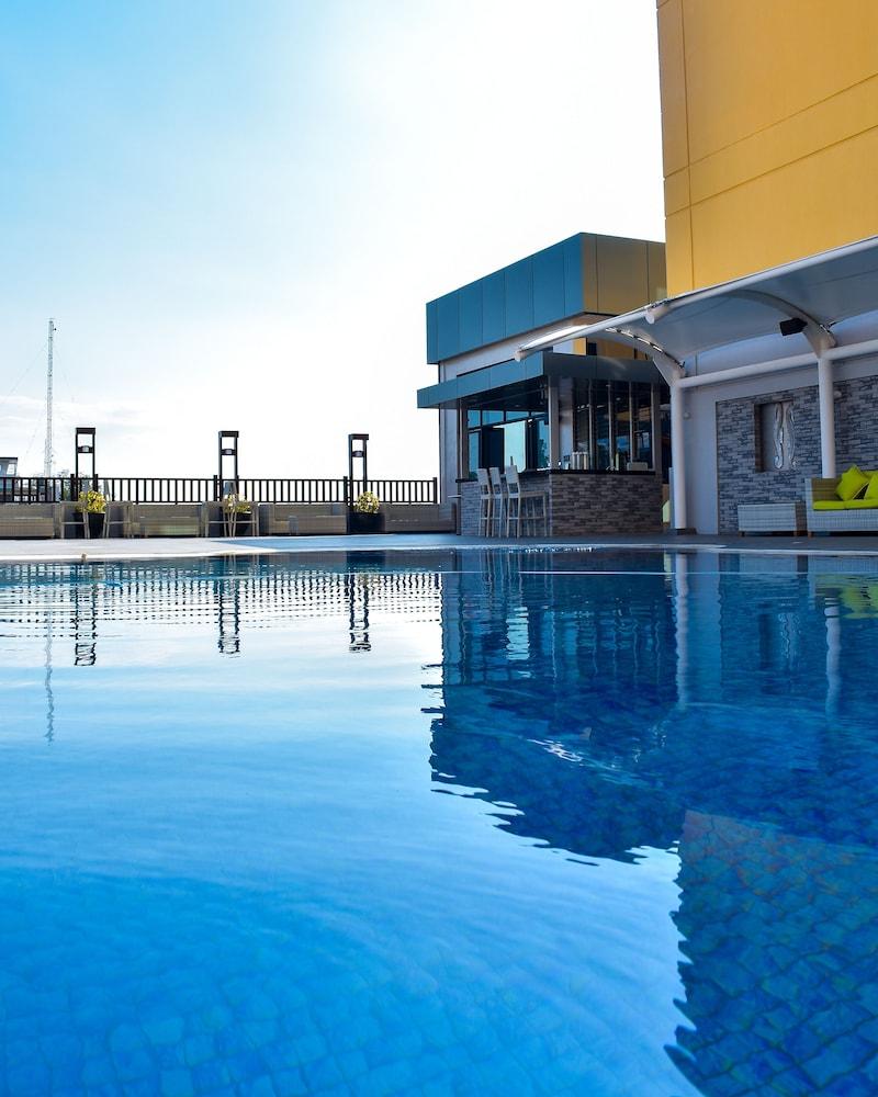 The Royal Mandaya Hotel Davao City Dış mekan fotoğraf