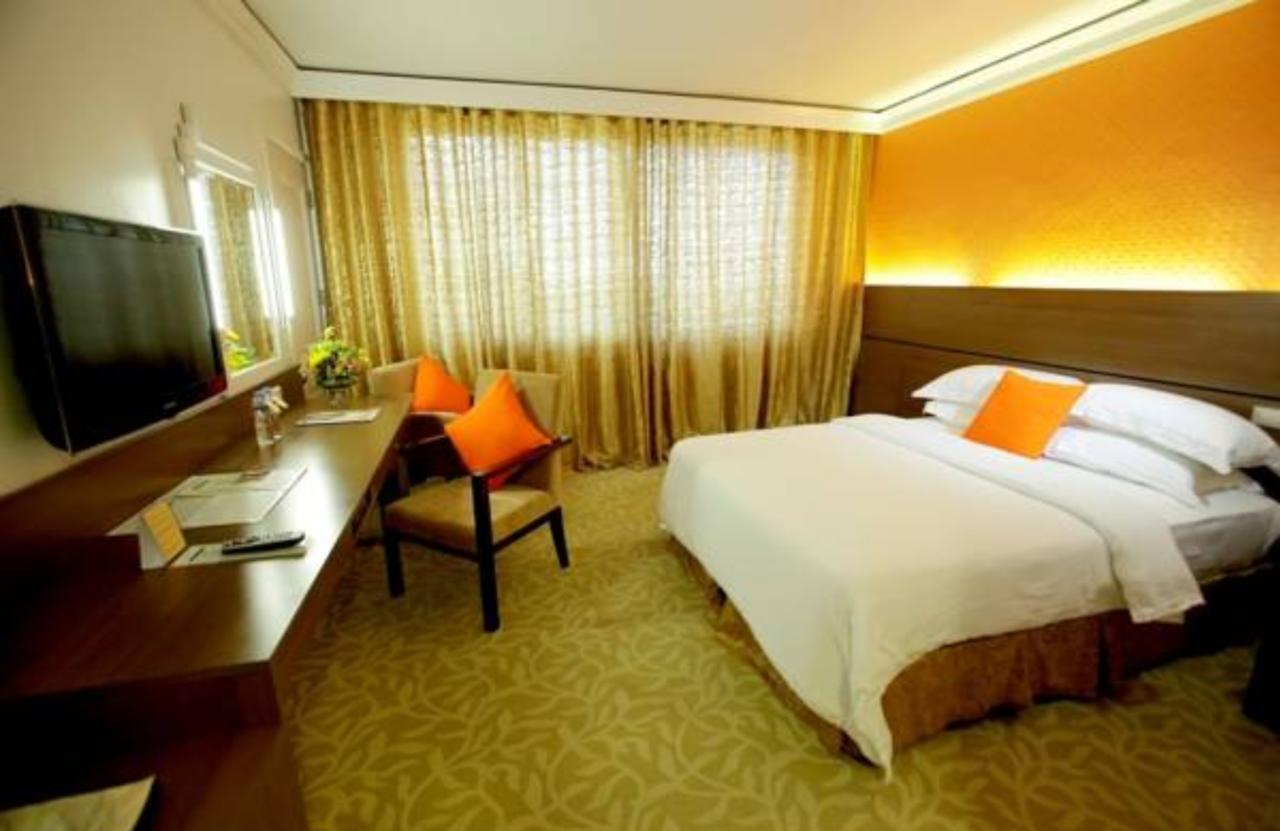 The Royal Mandaya Hotel Davao City Dış mekan fotoğraf