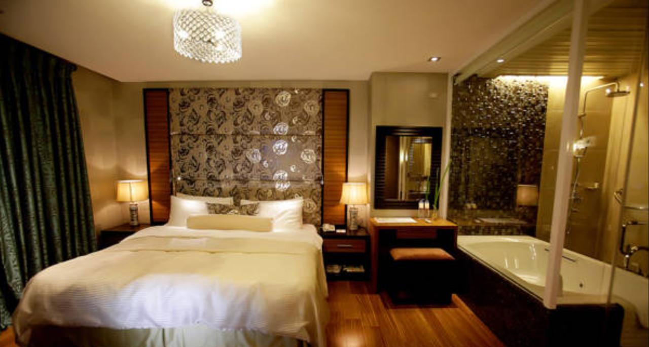 The Royal Mandaya Hotel Davao City Dış mekan fotoğraf