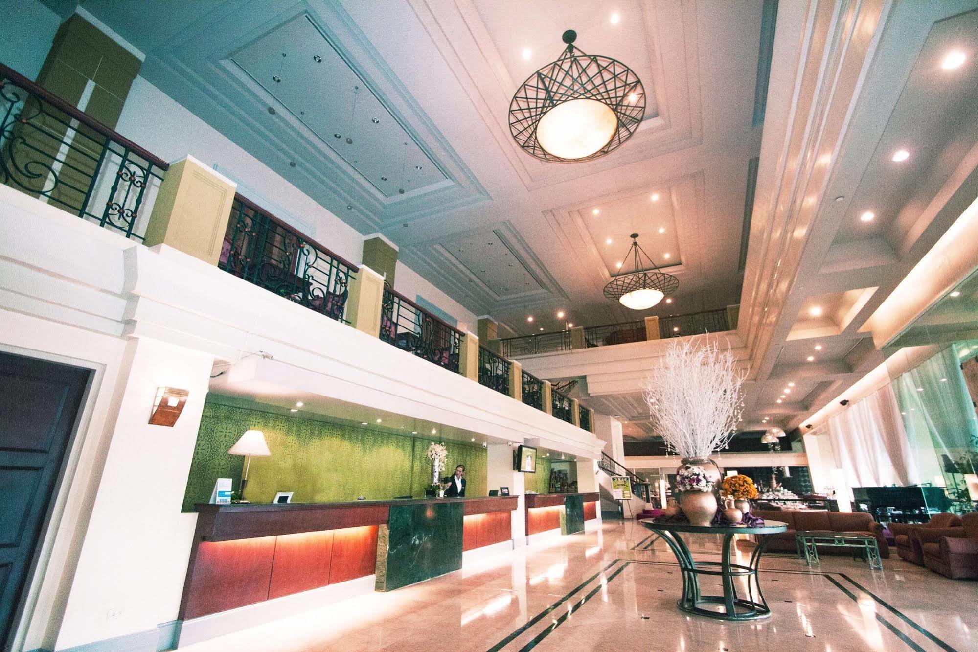 The Royal Mandaya Hotel Davao City Dış mekan fotoğraf