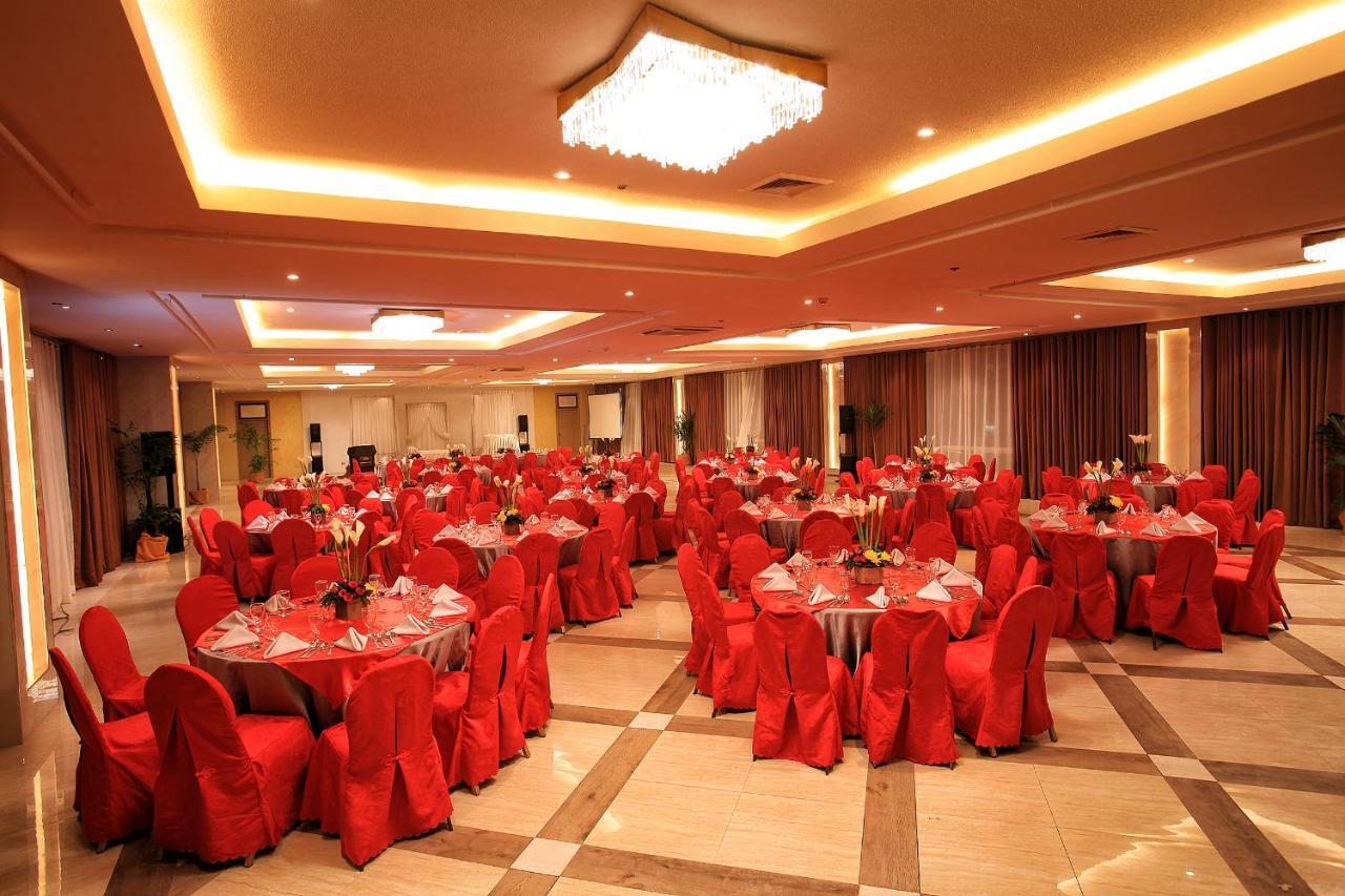 The Royal Mandaya Hotel Davao City Dış mekan fotoğraf